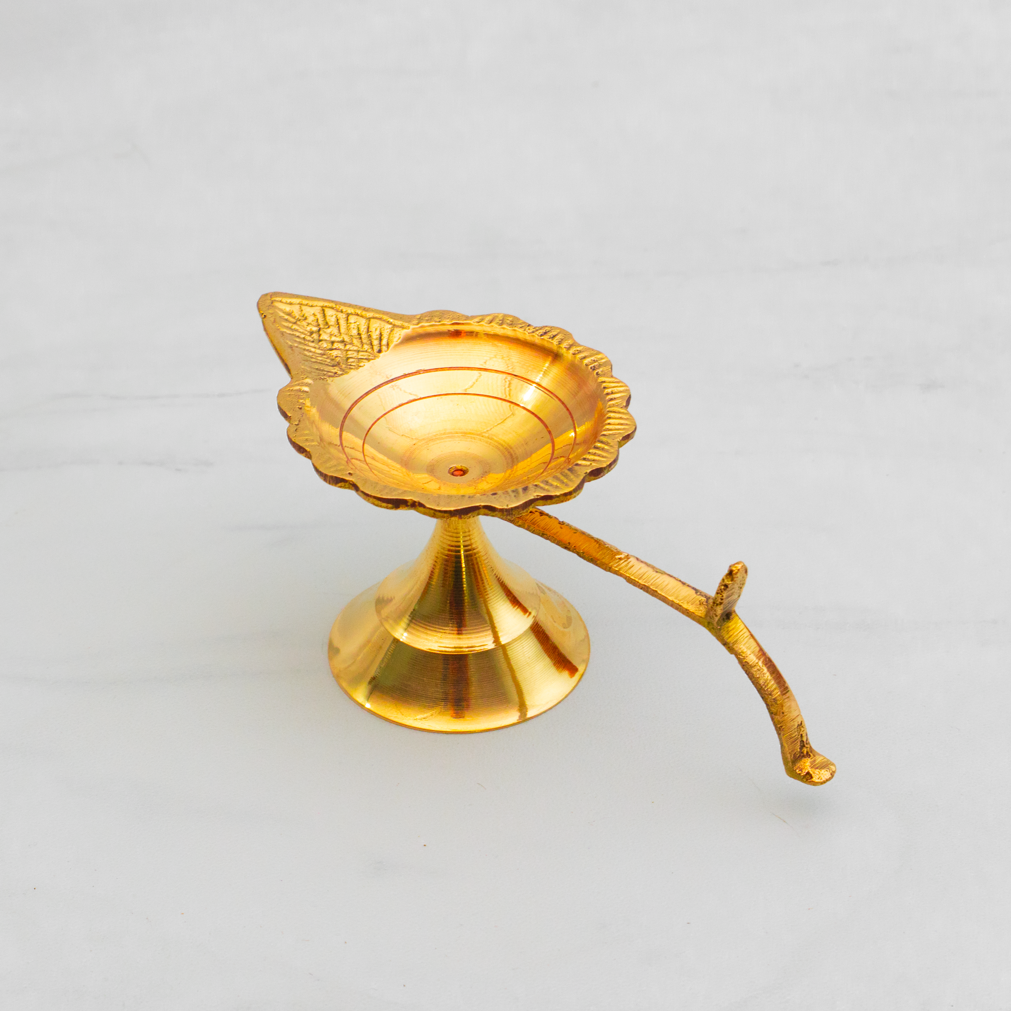 Healthsmith Pure Brass Ashtamangal Pooja Thali Set of 11-1 Ghanti, 1 Pooja Aarti, 1 Fulpatra, 1 Pali, 2 Wati, 1 Kalash, 1 Chaumukha, 1 Incense Burner, 1 Kapoor Aarti & 1 Thali - 12 inch, 1200gm